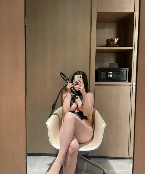 亚洲综合校园欧美制服_720在线观看高清